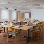 Linderhof فندق 4*