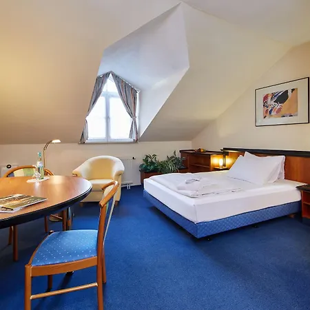 Hotel Linderhof 4*