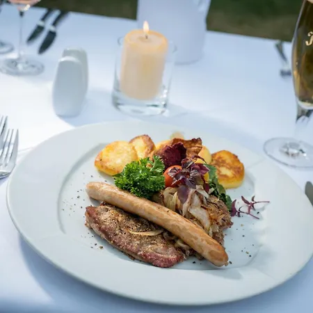 Hotel Linderhof 4*